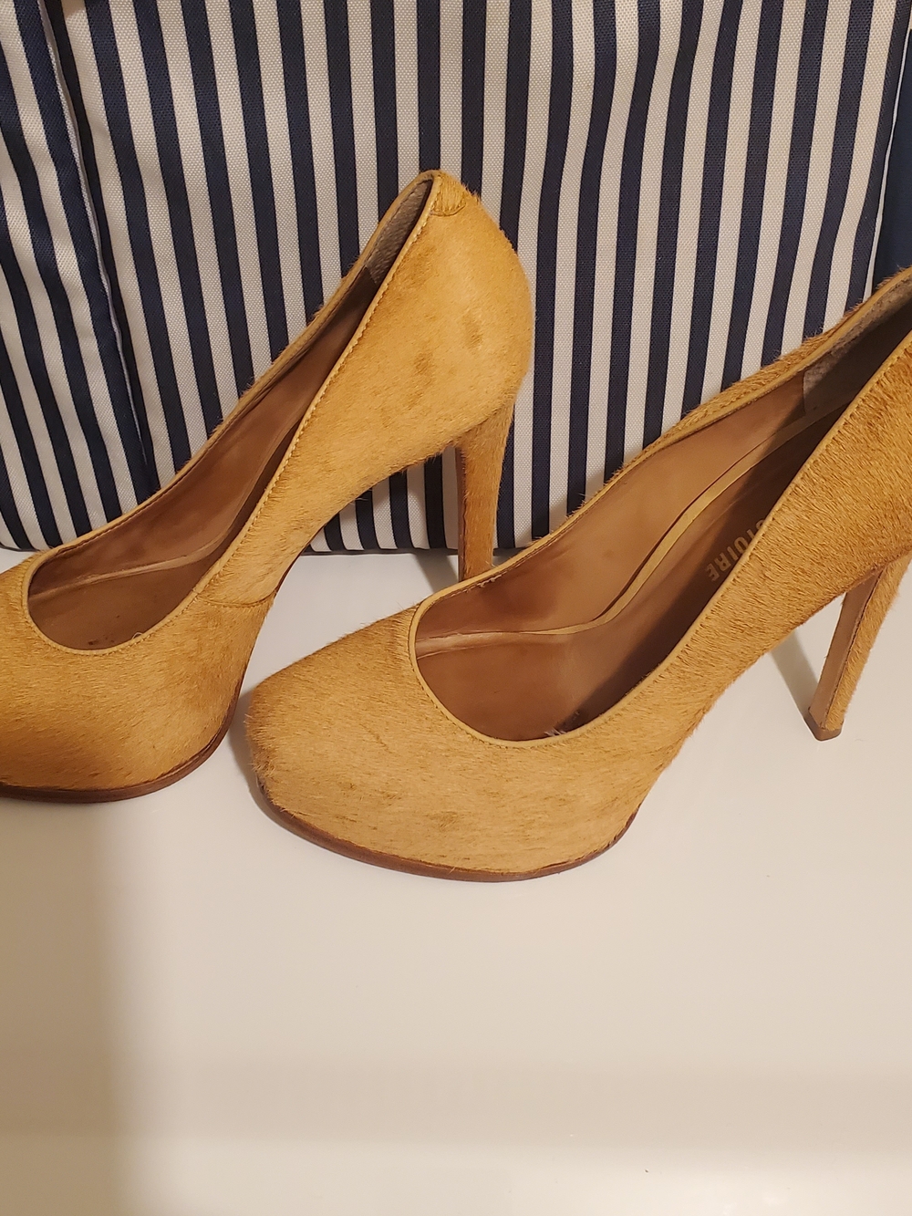 Pour La Victoire Ivette Camel Heels Calf Hair
